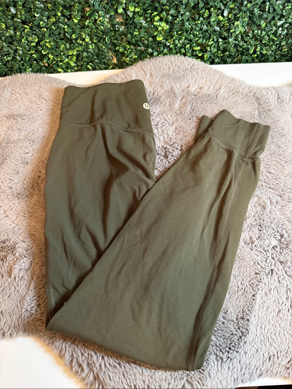 Lululemon Olive Green High-Rise Align Joggers with pockets size 6